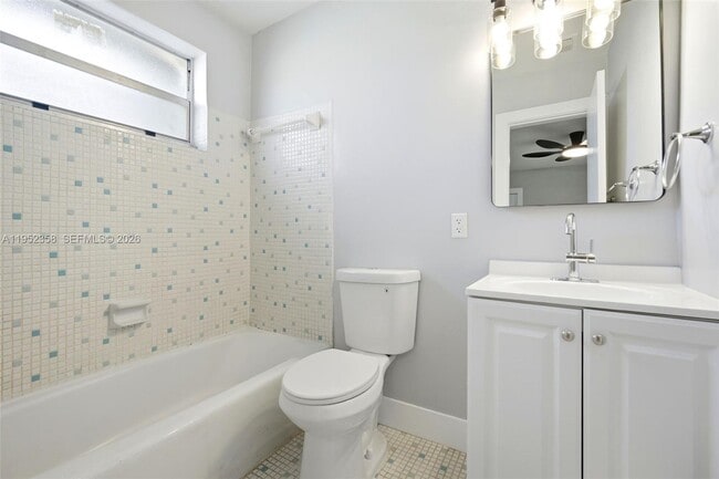 Building Photo - 2440 Hayes St