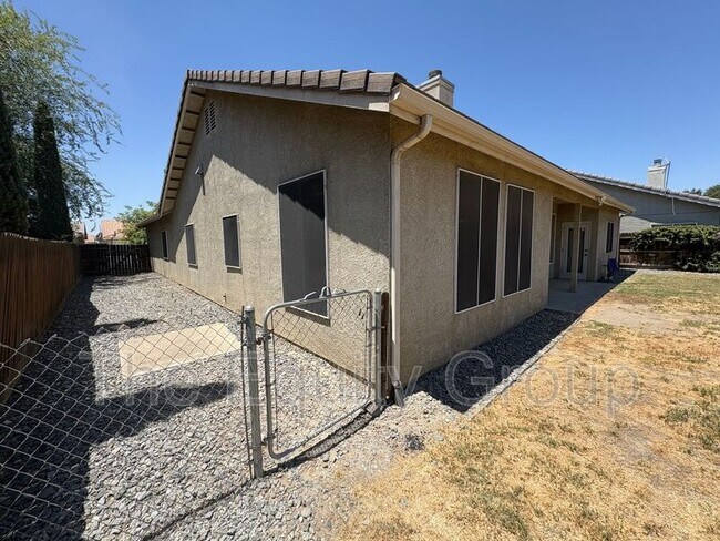 Building Photo - 524 Mallard Ave