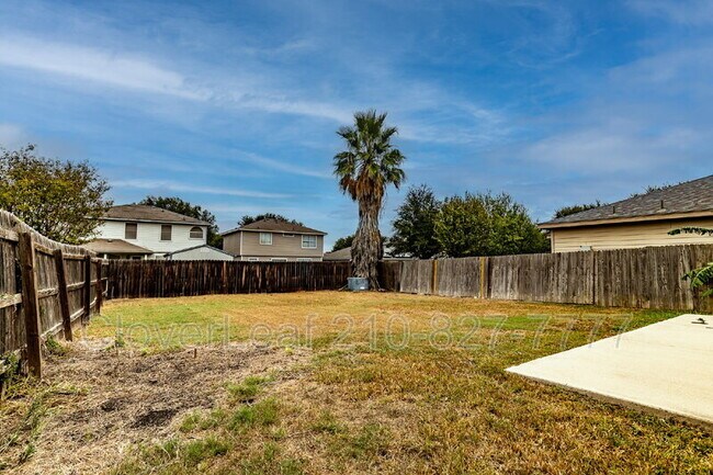 Building Photo - 7121 Lynn Lake Dr