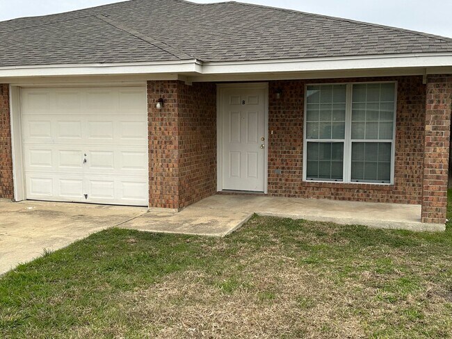 Building Photo - 2609 Vernice Loop