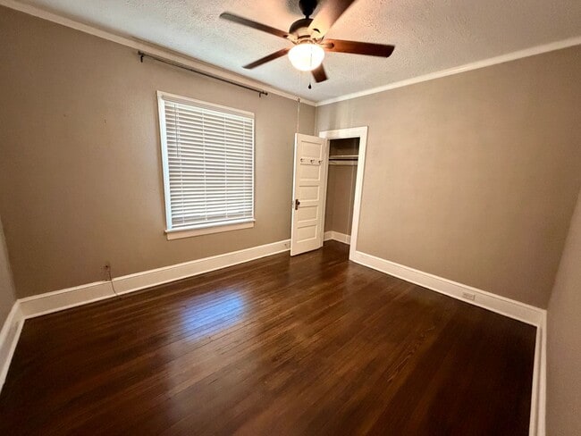 Building Photo - 1052 Edgar Avenue
