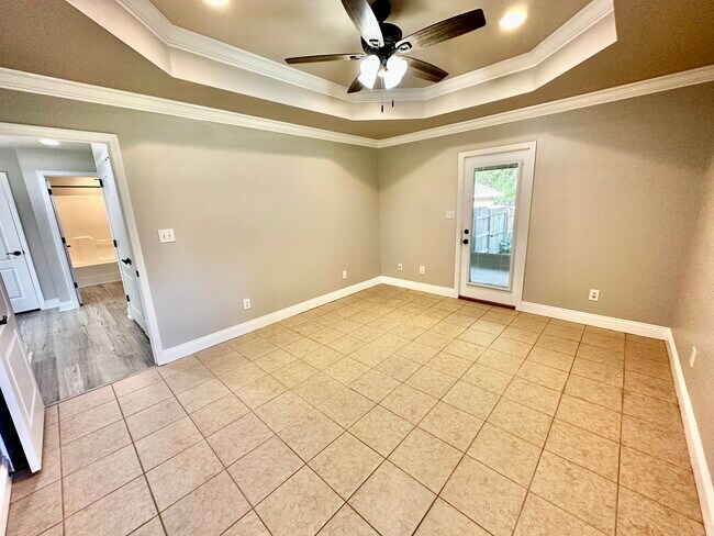 Building Photo - 8022 Brookside Ln