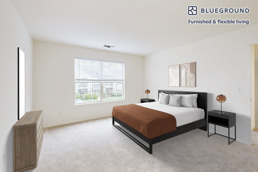 Building Photo - 313 Avalon Cir