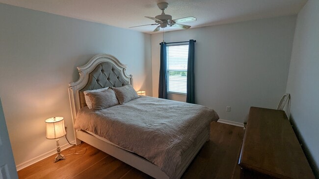 Bedroom 2 -Queen - 3156 Brine Way
