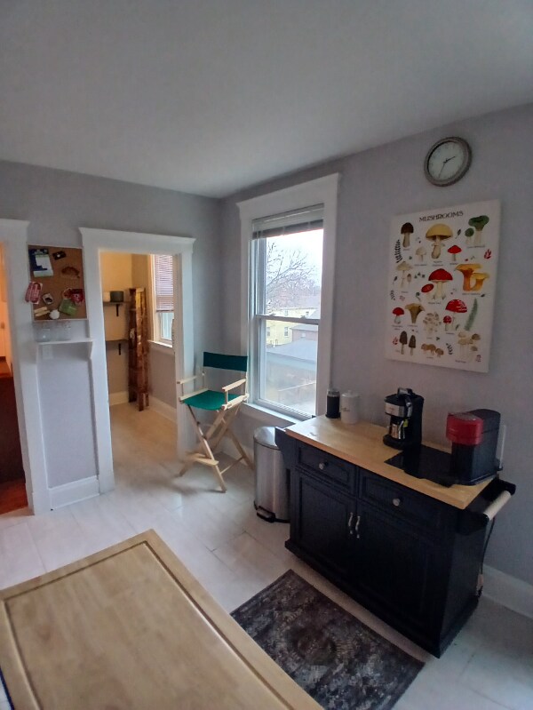 Building Photo - 3269 Montana Ave