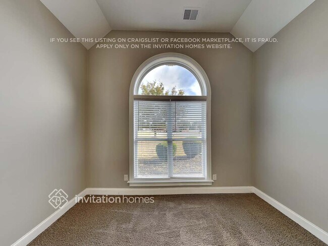 Building Photo - 1135 Rowanshyre Cir