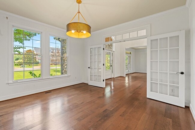 Building Photo - 298 Gillette Dr