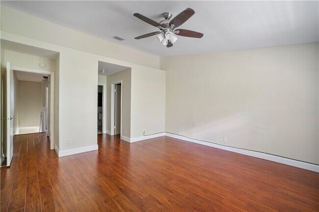 Building Photo - 9769 Riverside Dr