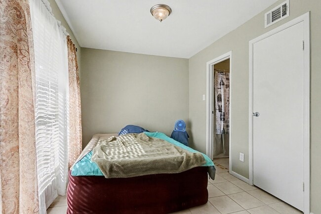Building Photo - 3506 Cove View Blvd