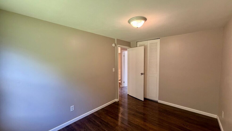 Building Photo - 104 Finwood Dr