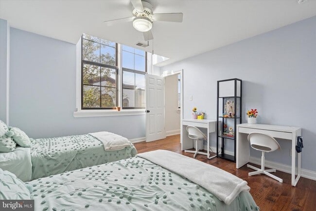 Building Photo - 246 Fitzwater St