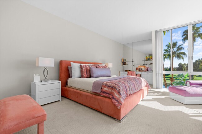 Building Photo - 900 Island Dr