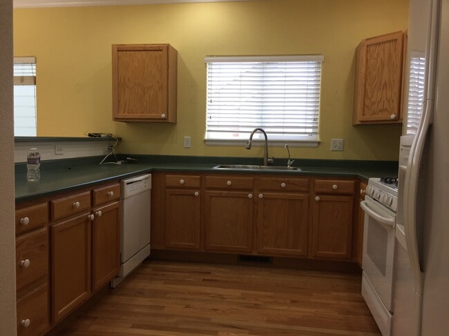 Building Photo - 314 Maggie St