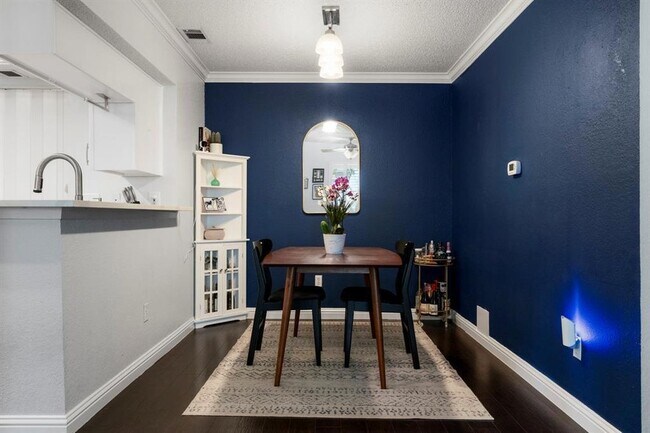 Building Photo - 7635 Guadalupe St