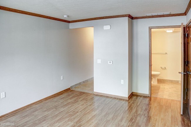 Building Photo - 2 br, 2 bath Townhome - Hattie Greene
