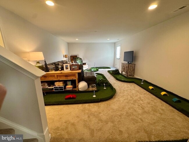 Building Photo - 100 Batik Wy