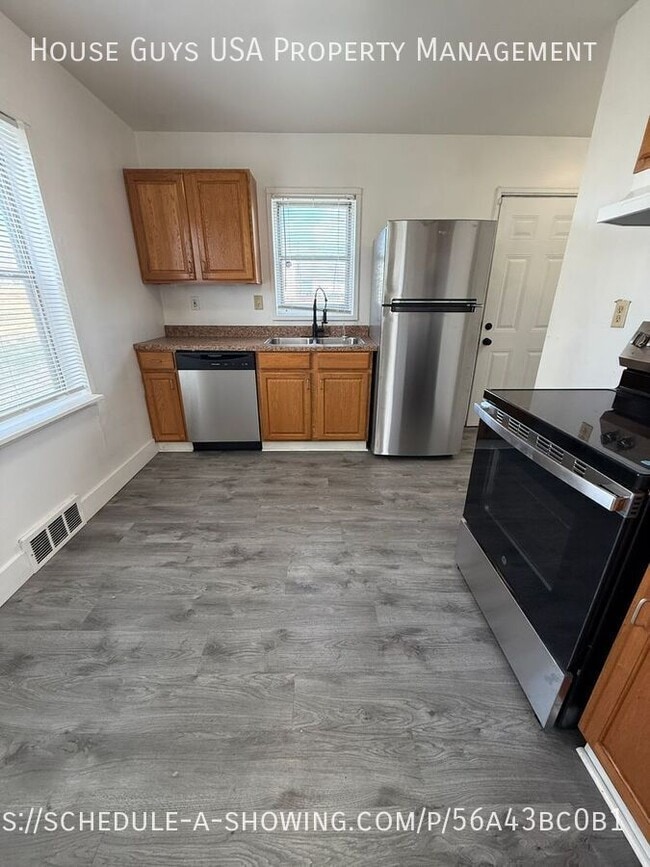 Building Photo - 9523 Charlotte St