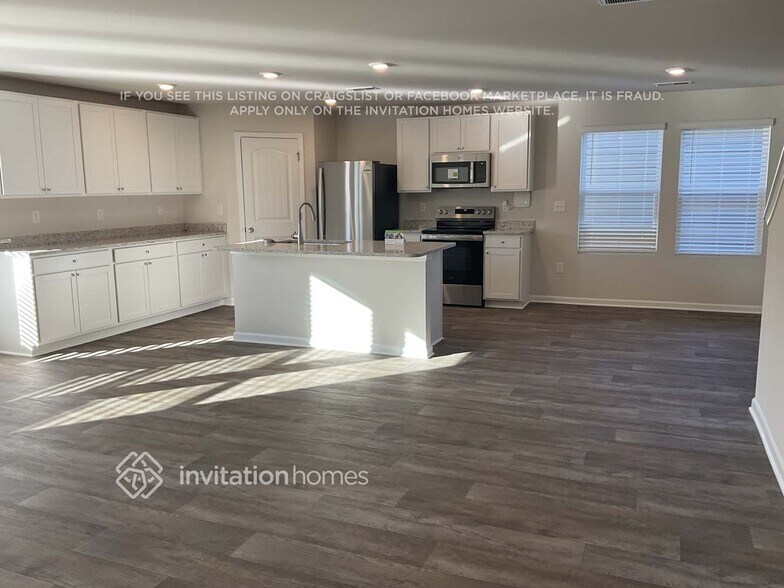 Building Photo - 209 White Flds Ave