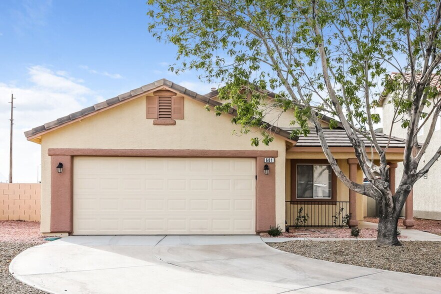 Primary Photo - 601 Tobble Creek Ct