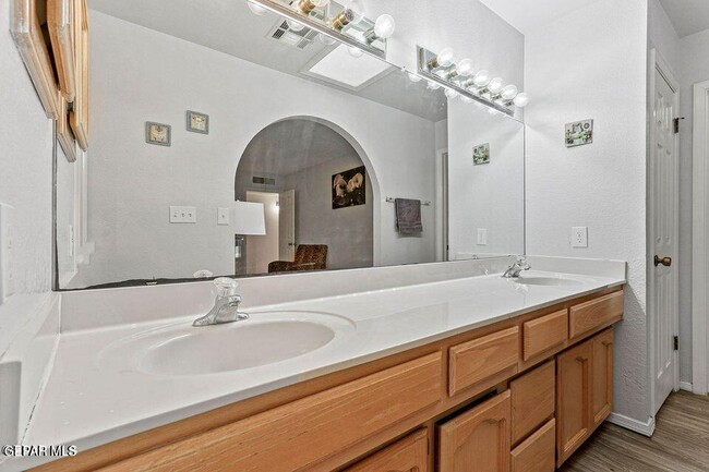 Building Photo - 766 Espada Dr