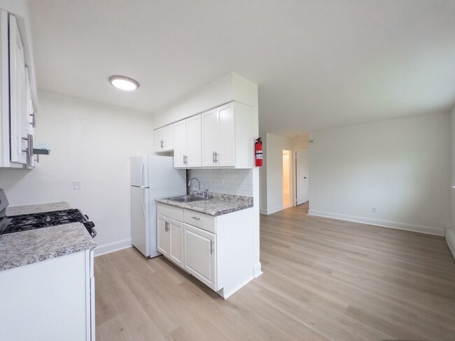 Building Photo - Morrisville Meadows