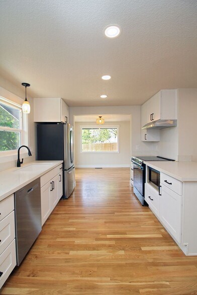 Building Photo - 10535 NW Walters Ln