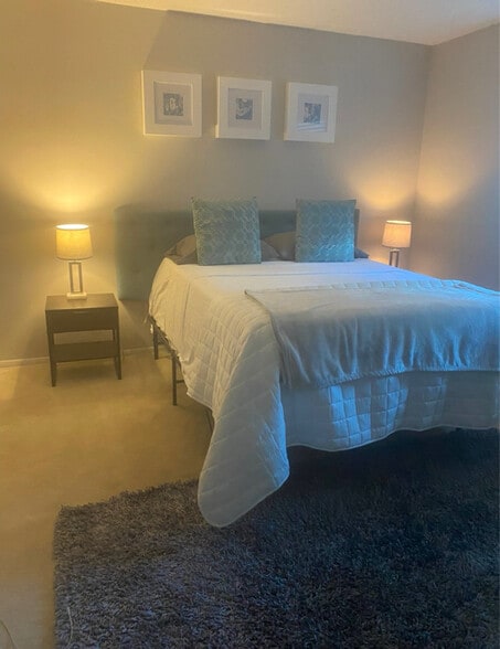 Building Photo - 2156 Wisteria St