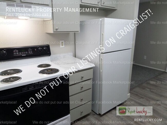 Building Photo - 33029 22nd Pl S