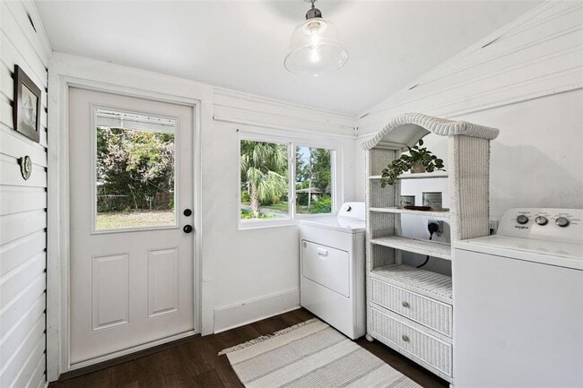 Building Photo - 459 Bell Ave