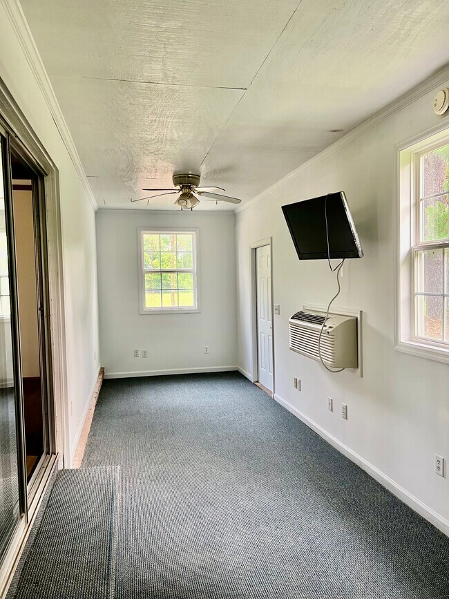 Building Photo - 2752 US-501