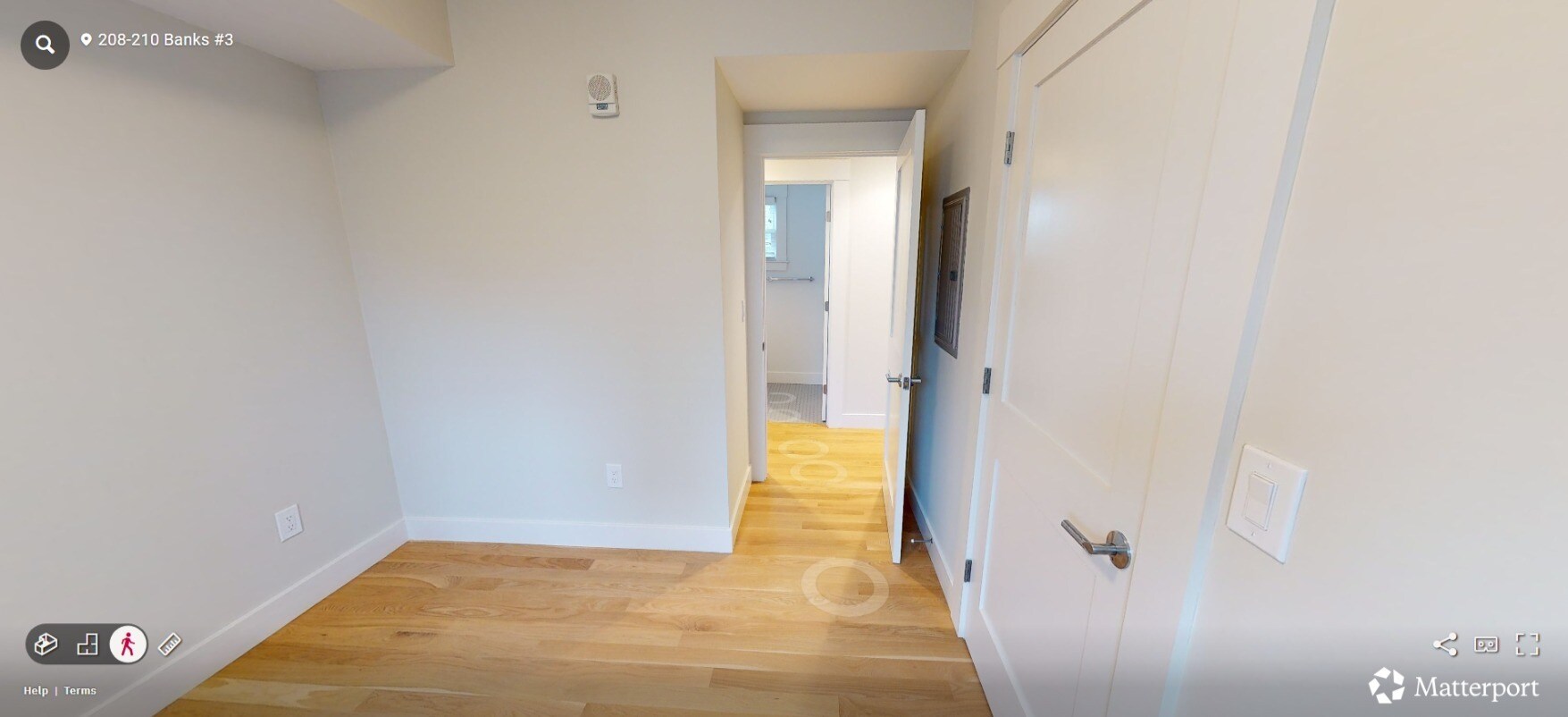 Building Photo - 208 Banks St