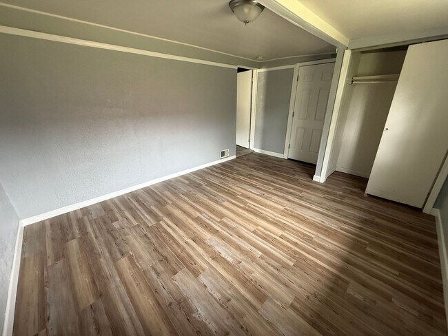 Building Photo - 1609 Armand Dr