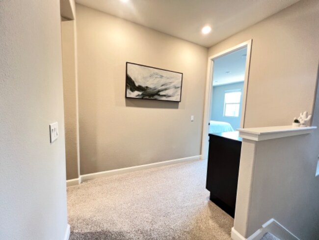 Building Photo - 1096 Delpy View Point