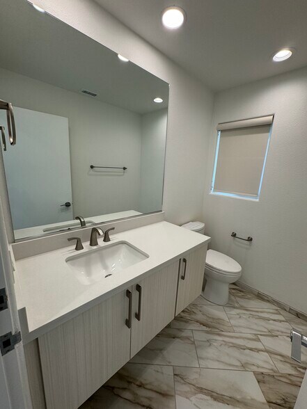 Building Photo - 2349 Via Oeste Dr