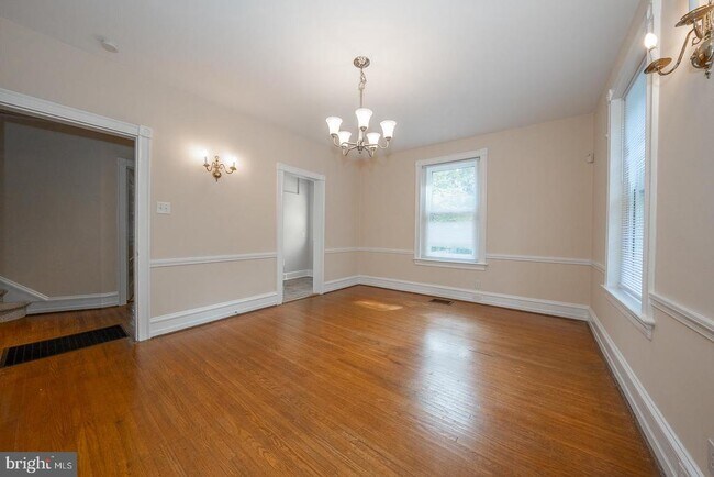 Building Photo - 211 Pennswood Rd