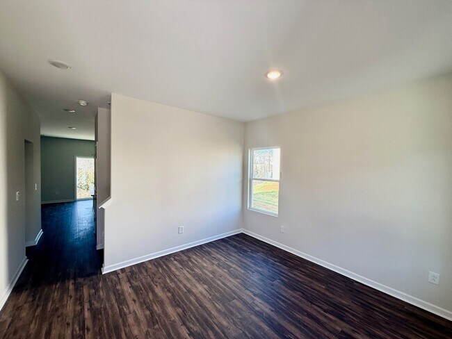 Building Photo - Two bedroom, 2.5 bath townhome in Ridge Creek, Whitsett