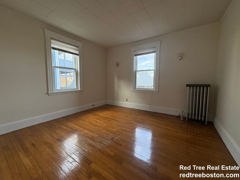 Building Photo - 155-157 Hillside St. Unit 1