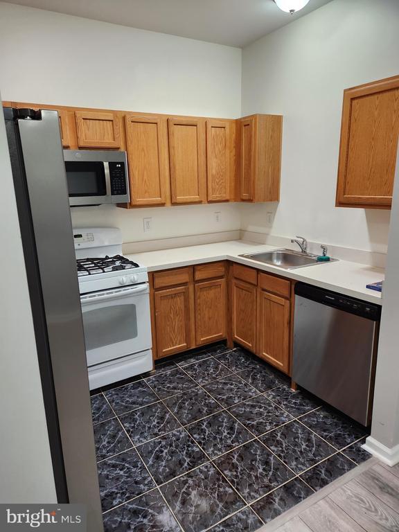 Building Photo - 1038 Lamberton St