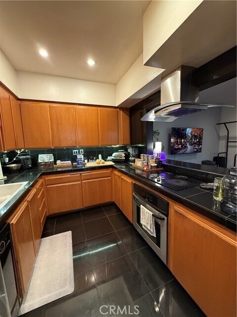 Building Photo - 14144 Dickens St