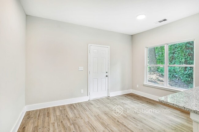 Building Photo - 3986 Bakers Ferry Rd SW