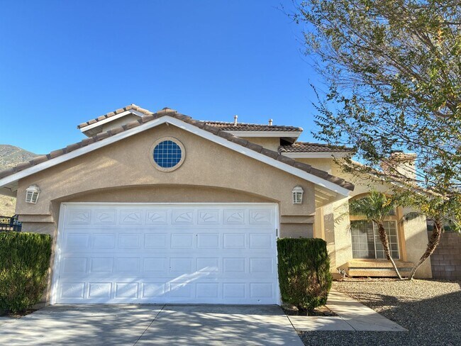 Building Photo - Newly Updated 4-bedroom, 3-bathroom home located in a great area of San Bernardino