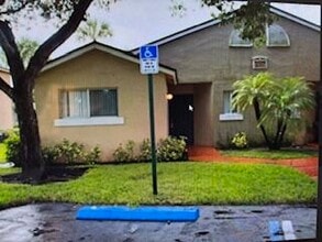 Building Photo - 1007 Lake Terry Dr