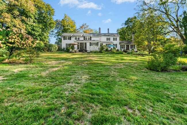 Building Photo - 561 Middlesex Rd