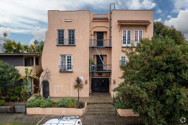 Alternate - HBT - Casa Bonita Apartments