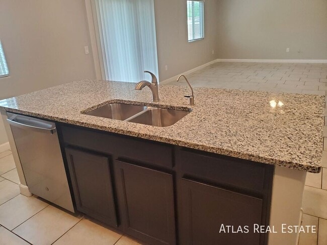 Building Photo - 12102 E Metz Dr