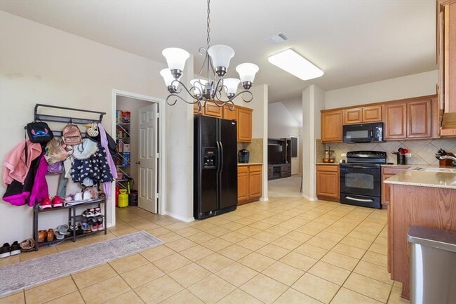 Building Photo - 1008 Big Spring Dr