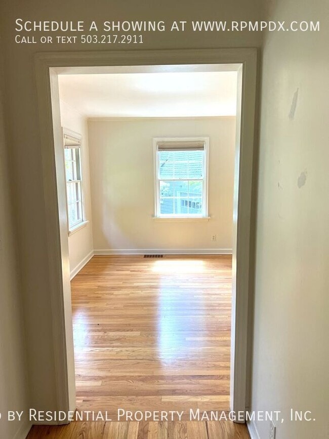 Building Photo - 1938 SW Edgewood Rd