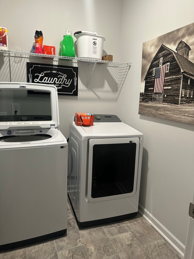 Building Photo - 6019 Hunters Village Dr