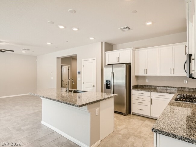 Building Photo - 10748 Wild Poppy Ave