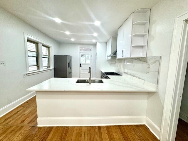 Building Photo - 5412 N Kimball Ave
